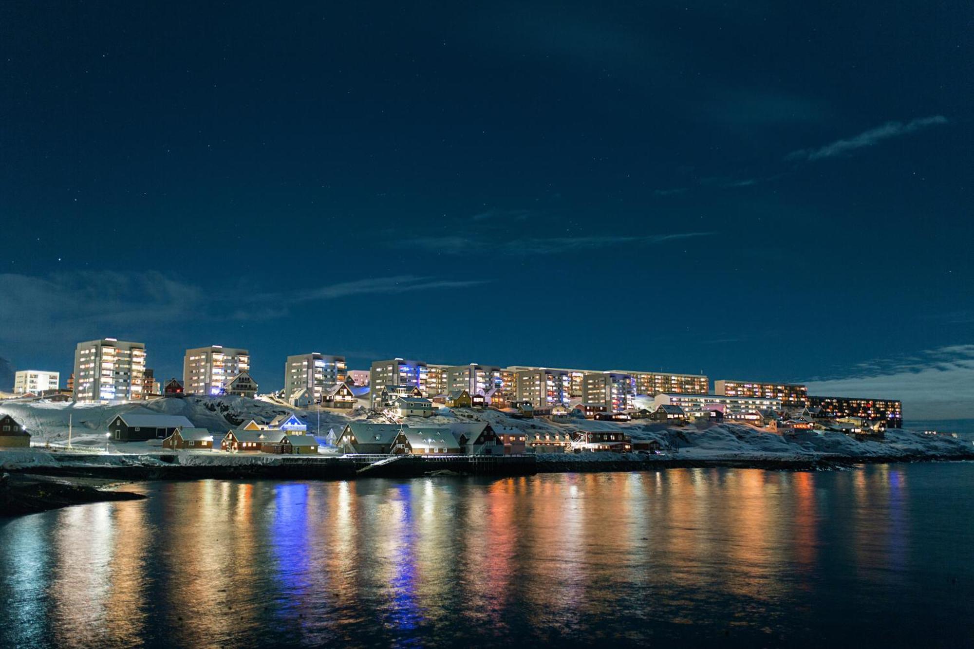 Hotel Aurora Apartments Nuuk Exterior photo